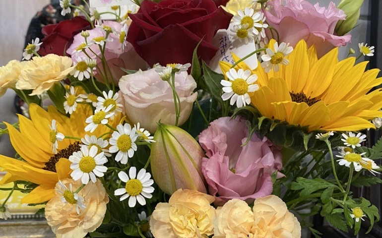 お祝いのお花頂きました